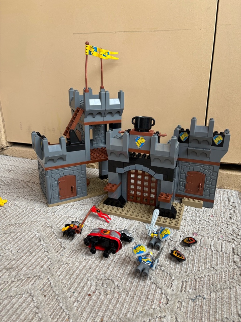 2004 Lego Duplo Knights Castle - Picture 2 of 8